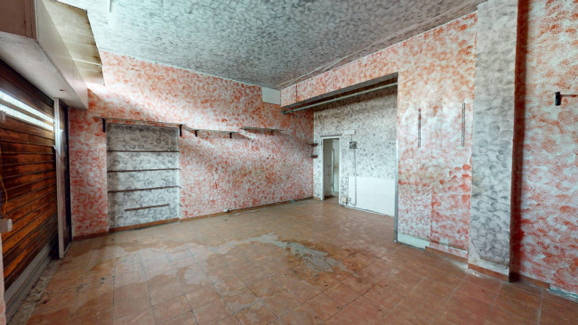 Locale commerciale in vendita