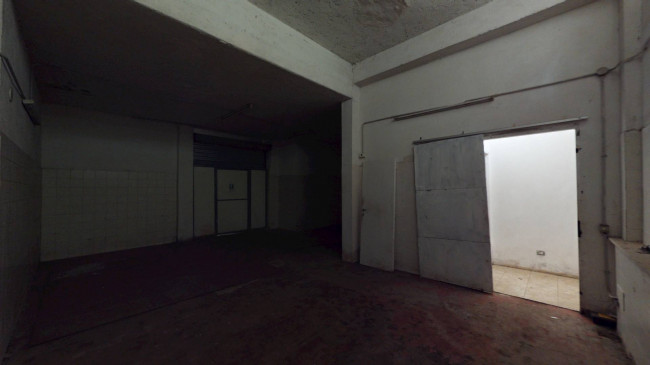 Locale commerciale in vendita