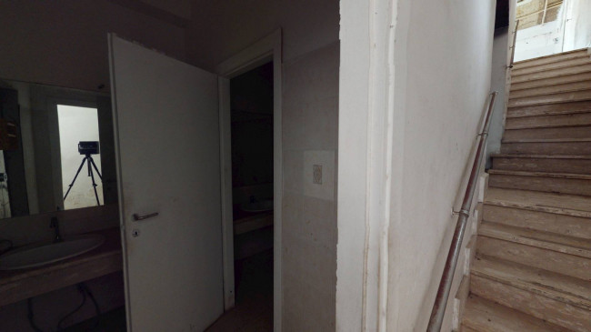 Locale commerciale in vendita