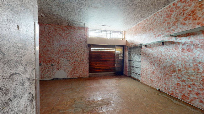 Locale commerciale in vendita