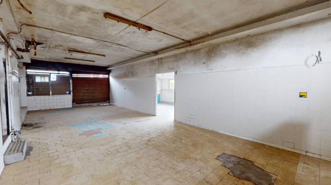 Locale commerciale in vendita