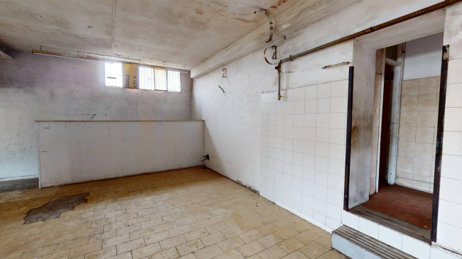 Locale commerciale in vendita