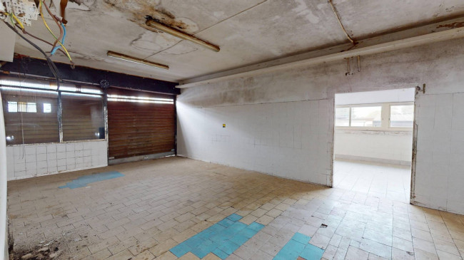 Locale commerciale in vendita