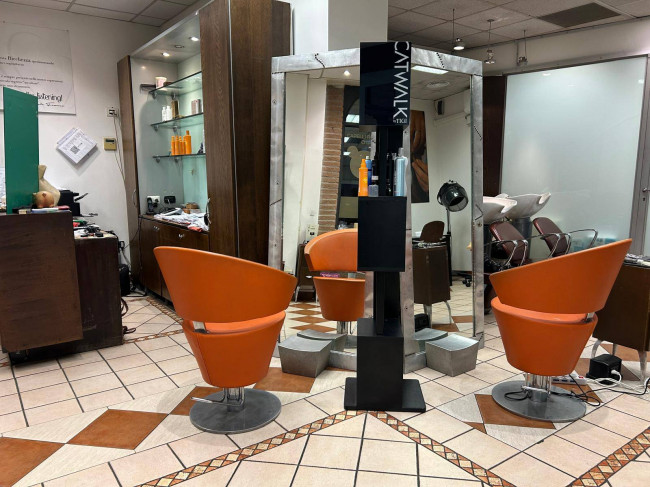 Attività commerciale in vendita