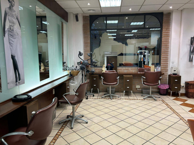 Attività commerciale in vendita