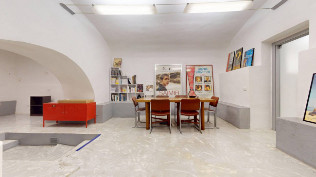 Locale commerciale in vendita