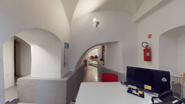 Locale commerciale in vendita