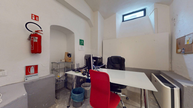 Locale commerciale in vendita