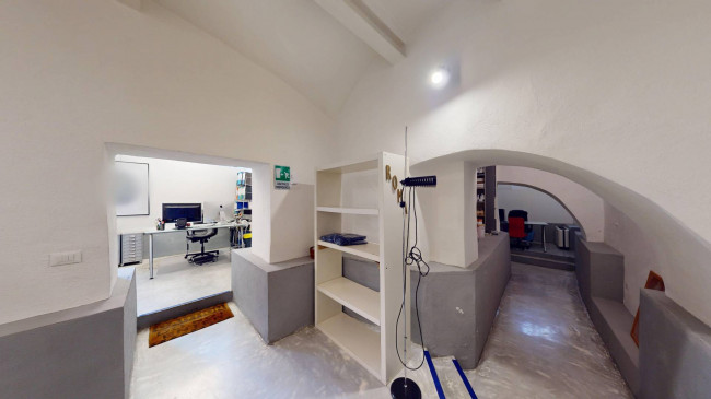 Locale commerciale in vendita