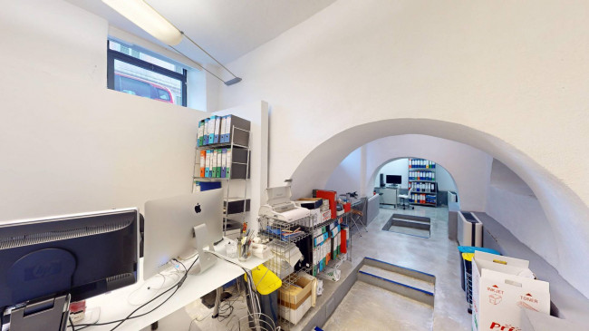 Locale commerciale in vendita