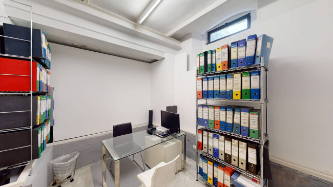 Locale commerciale in vendita