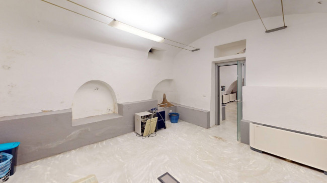 Locale commerciale in vendita