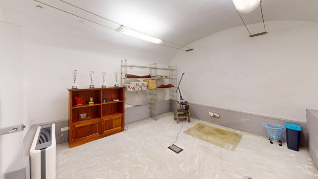 Locale commerciale in vendita