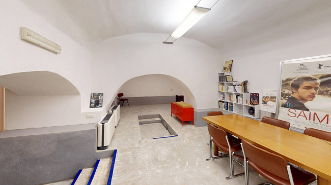 Locale commerciale in vendita