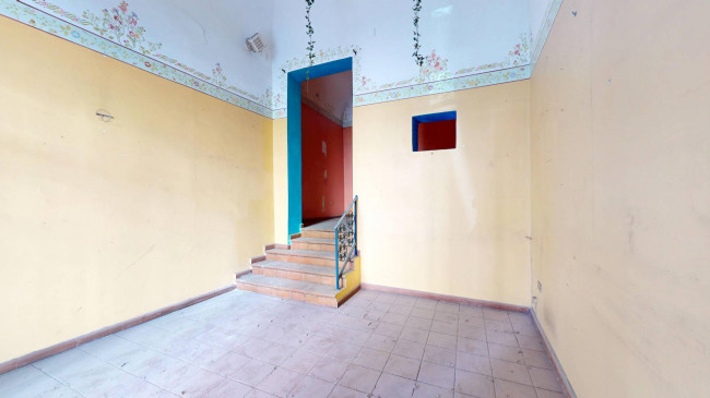 Locale commerciale in vendita