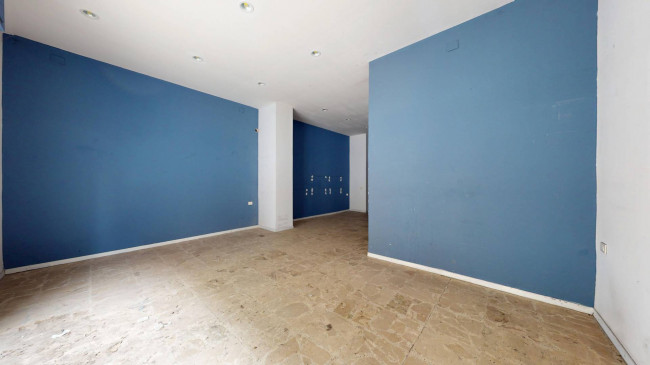 Locale commerciale in vendita