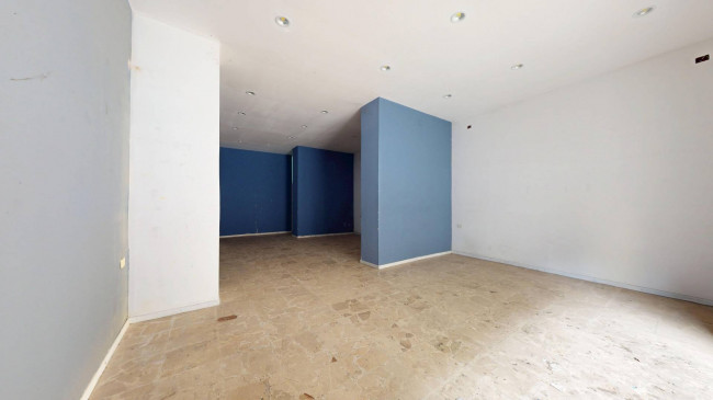 Locale commerciale in vendita