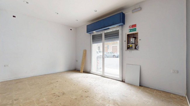 Locale commerciale in vendita