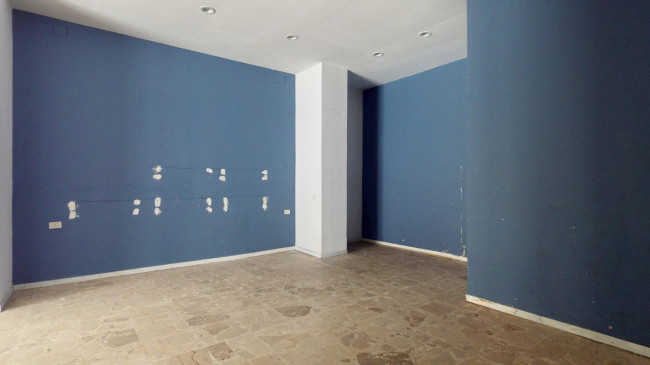 Locale commerciale in vendita