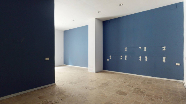 Locale commerciale in vendita