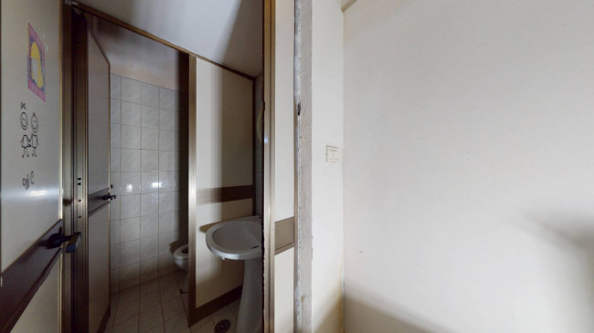 Locale commerciale in vendita