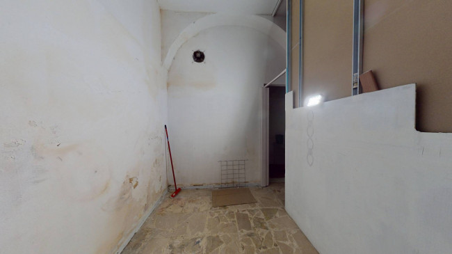 Locale commerciale in vendita