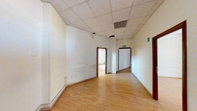 Locale commerciale in vendita