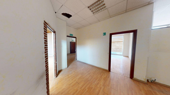 Locale commerciale in vendita