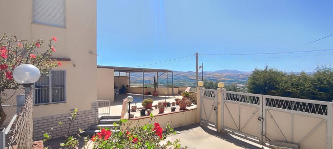 Casa Indipendente in vendita