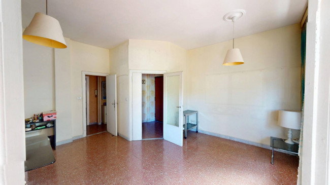 Pentalocale in vendita