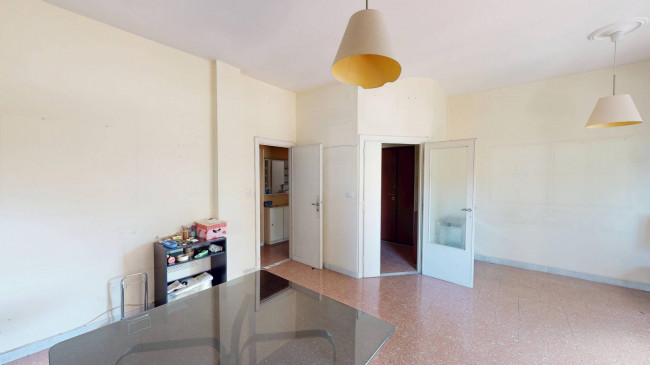 Pentalocale in vendita