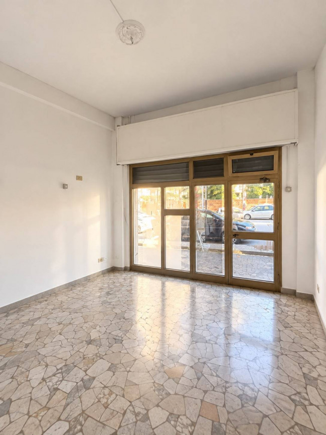 Locale commerciale in affitto