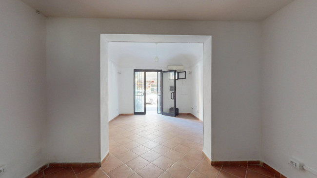 Locale commerciale in vendita