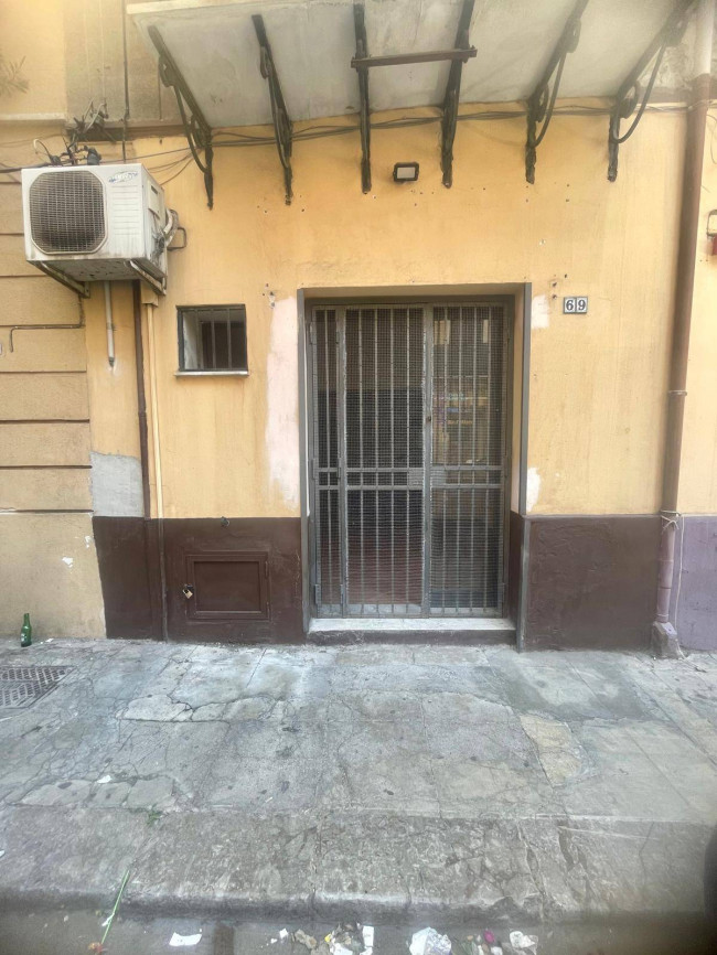 Locale commerciale in vendita