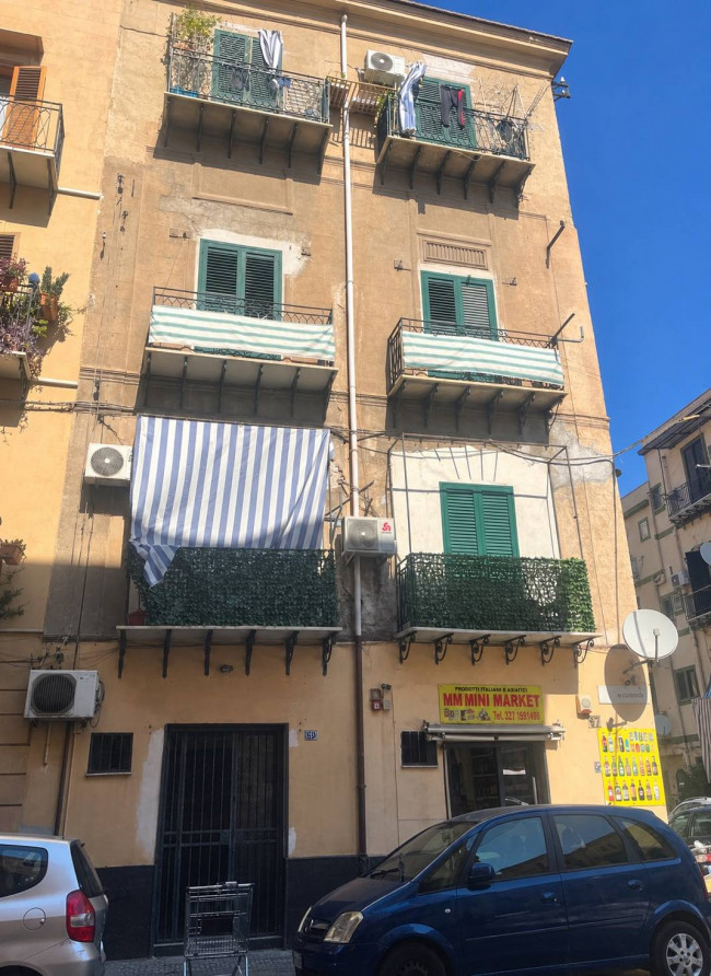 Locale commerciale in vendita