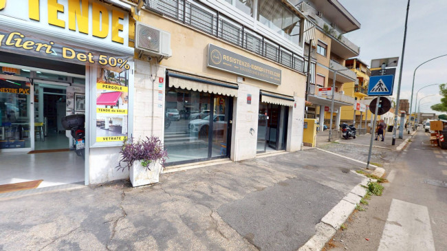 Locale commerciale in affitto