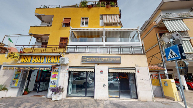 Locale commerciale in affitto
