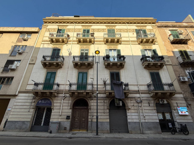 Locale commerciale in vendita