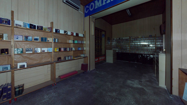 Locale commerciale in vendita