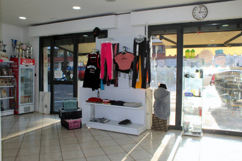 Locale commerciale in affitto