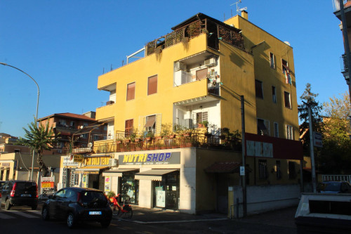 Locale commerciale in affitto