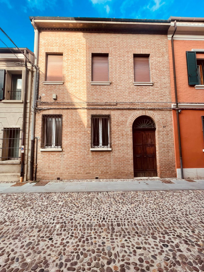 Casa indipendente in vendita a Ferrara (FE)