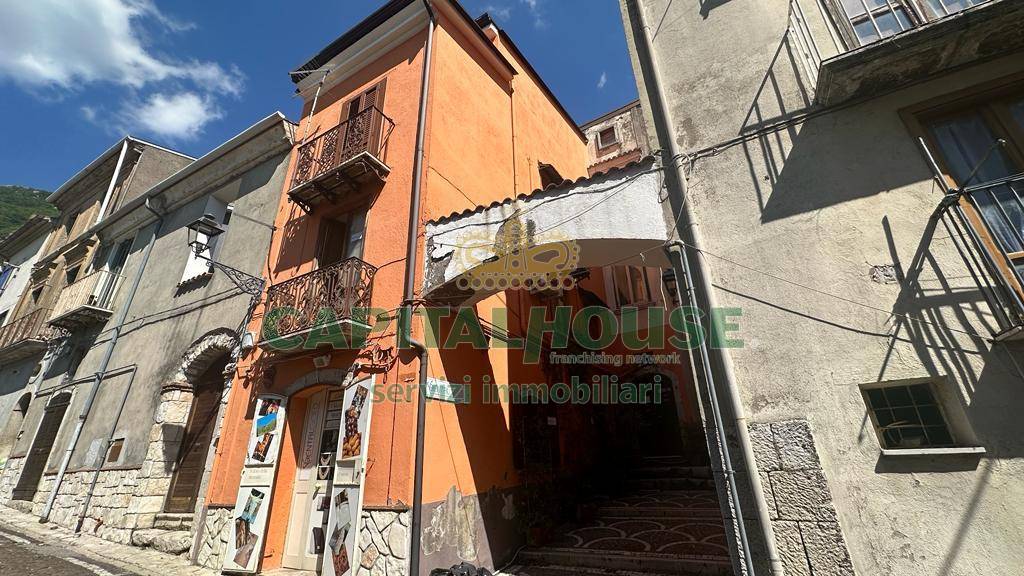 Casa semi-indipendente in vendita a Ospedaletto D'alpinolo (AV)