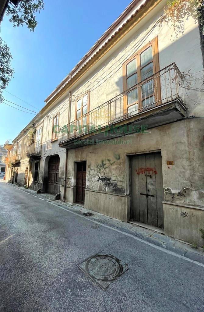 Palazzo in vendita a San Vitaliano (NA)