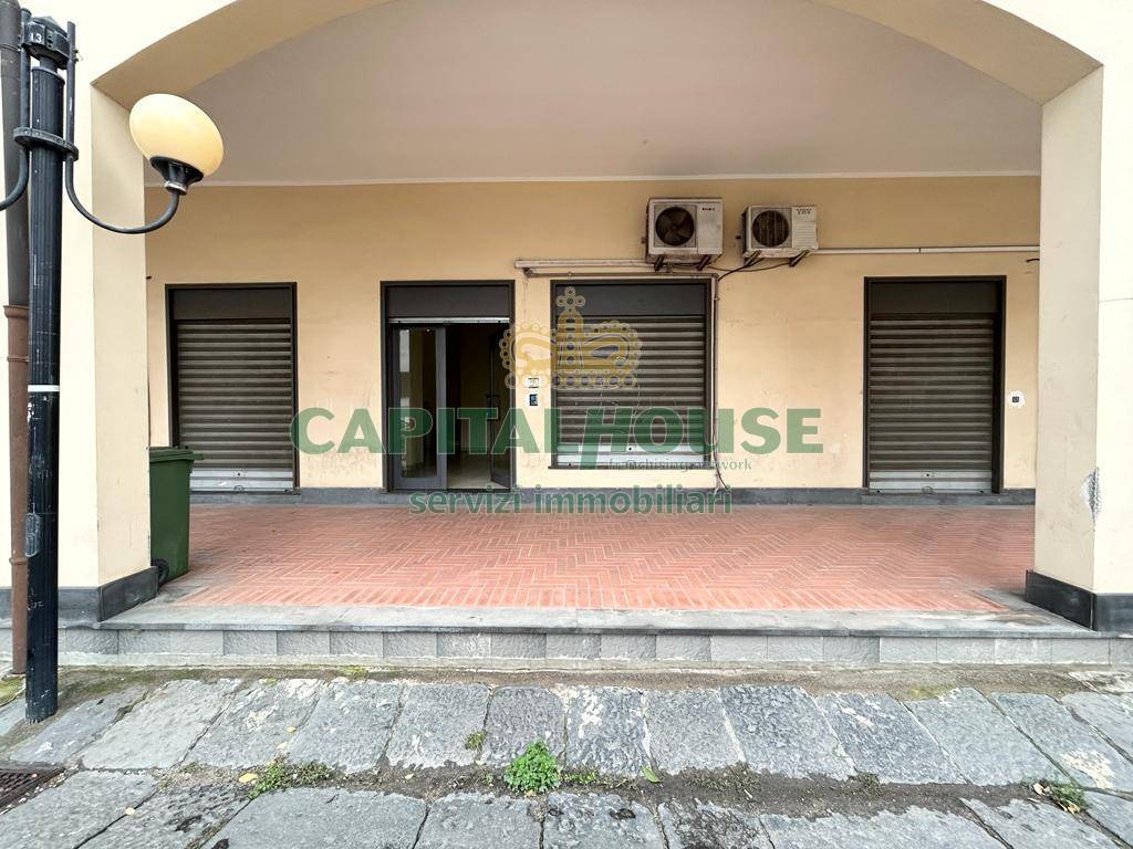 Fondo commerciale in vendita a Sant'erasmo, Saviano (NA)