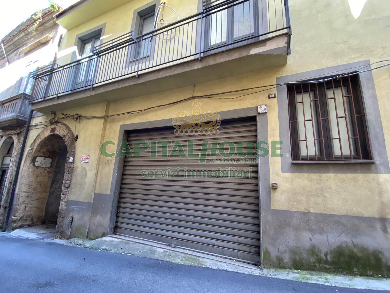 Fondo commerciale in vendita a Mercato San Severino (SA)