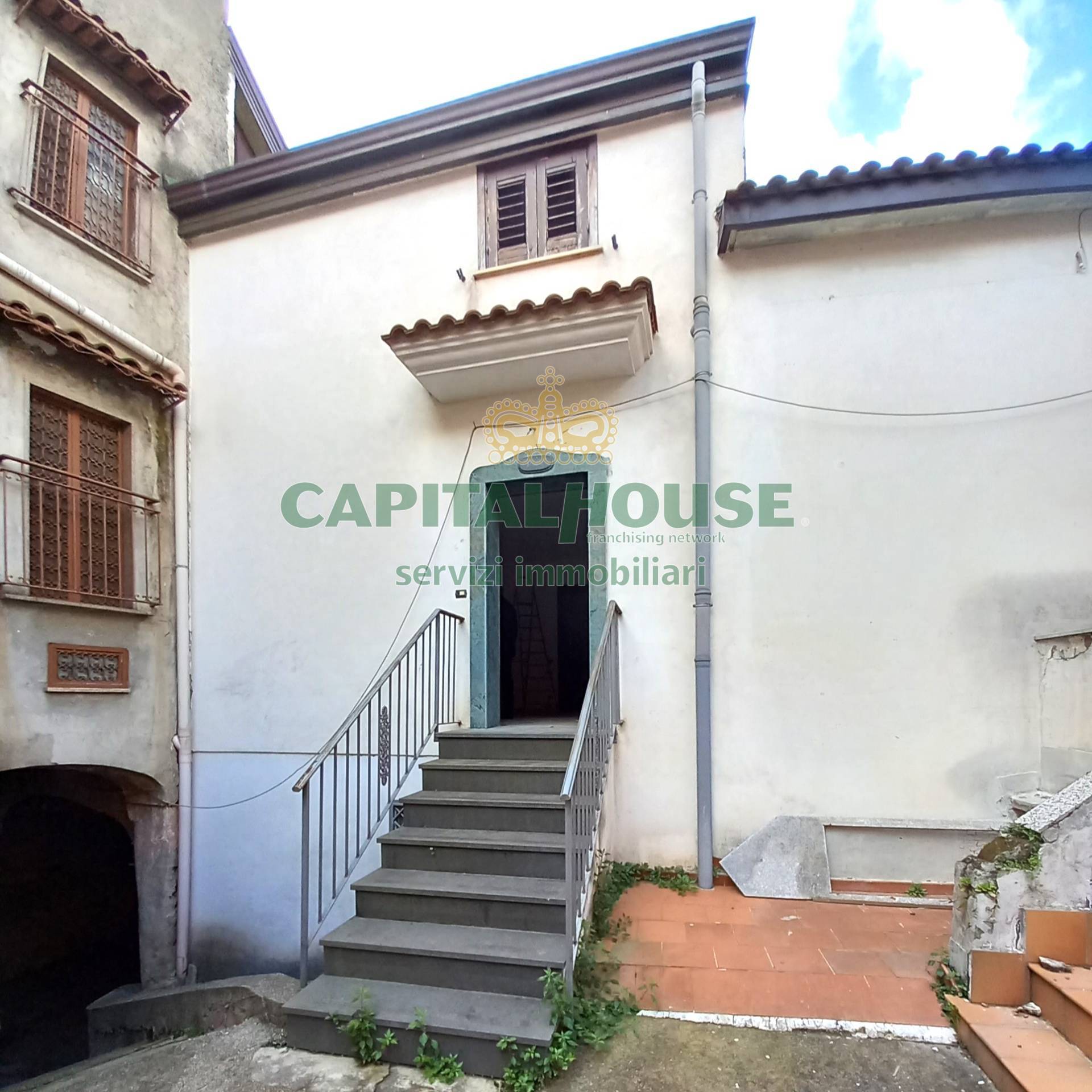 Casa semi-indipendente in vendita a Mugnano Del Cardinale (AV)