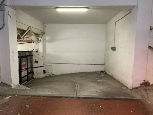 Garage/Box/Posto auto in vendita a Centro Storico, Bologna (BO)