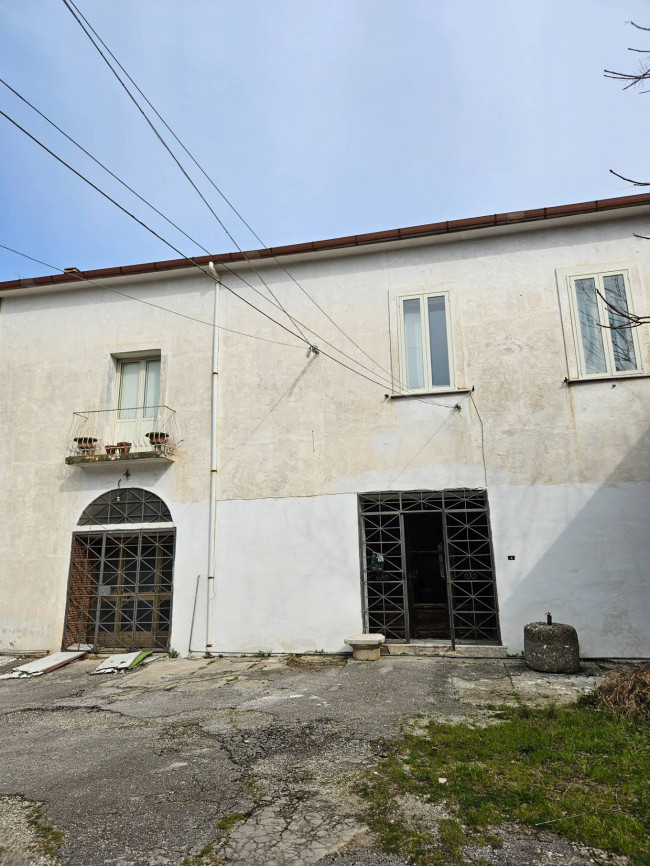 Casa semi-indipendente in vendita a Calvi Risorta (CE)