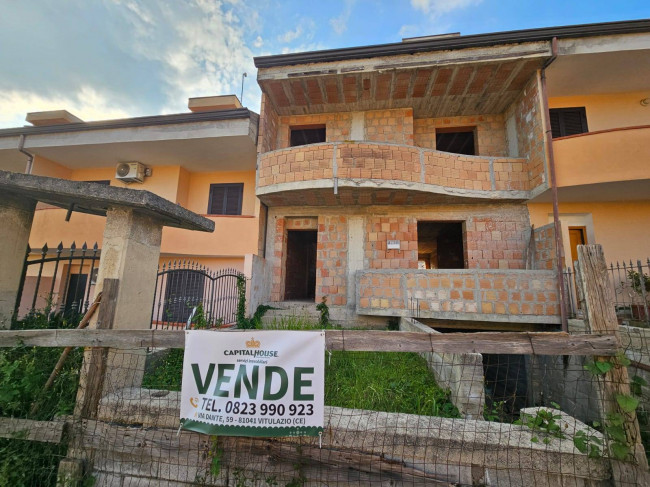 Villetta a schiera in vendita a Calvi Risorta (CE)